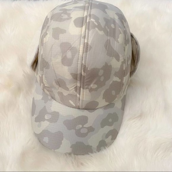 (50% OFF) NWT RAG & BONE Pilot Cap Grey Leopard Lined in Sherpa S/M MSRP $225 main image 7
